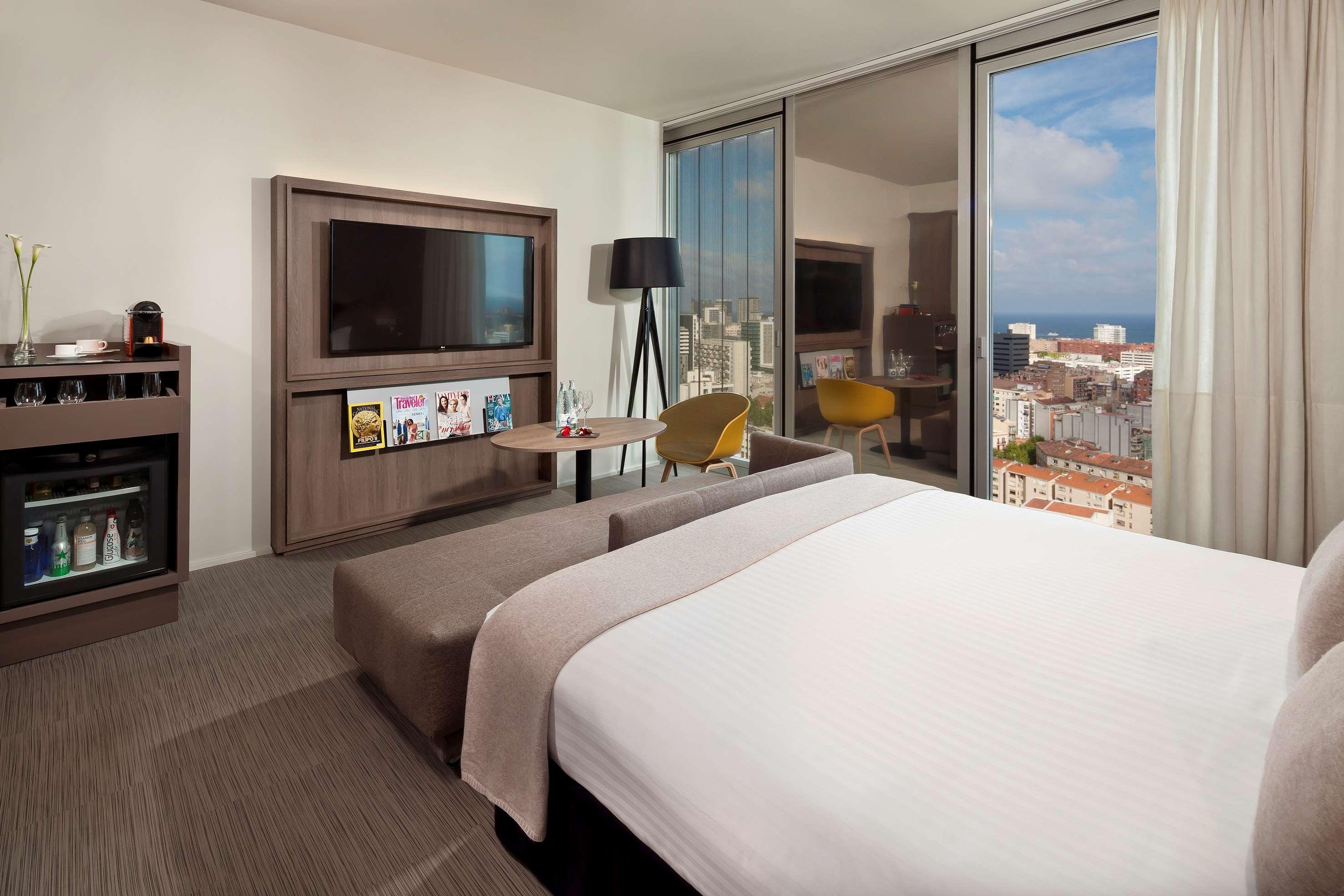 The Level At Melia Barcelona Sky Hotell Exteriör bild