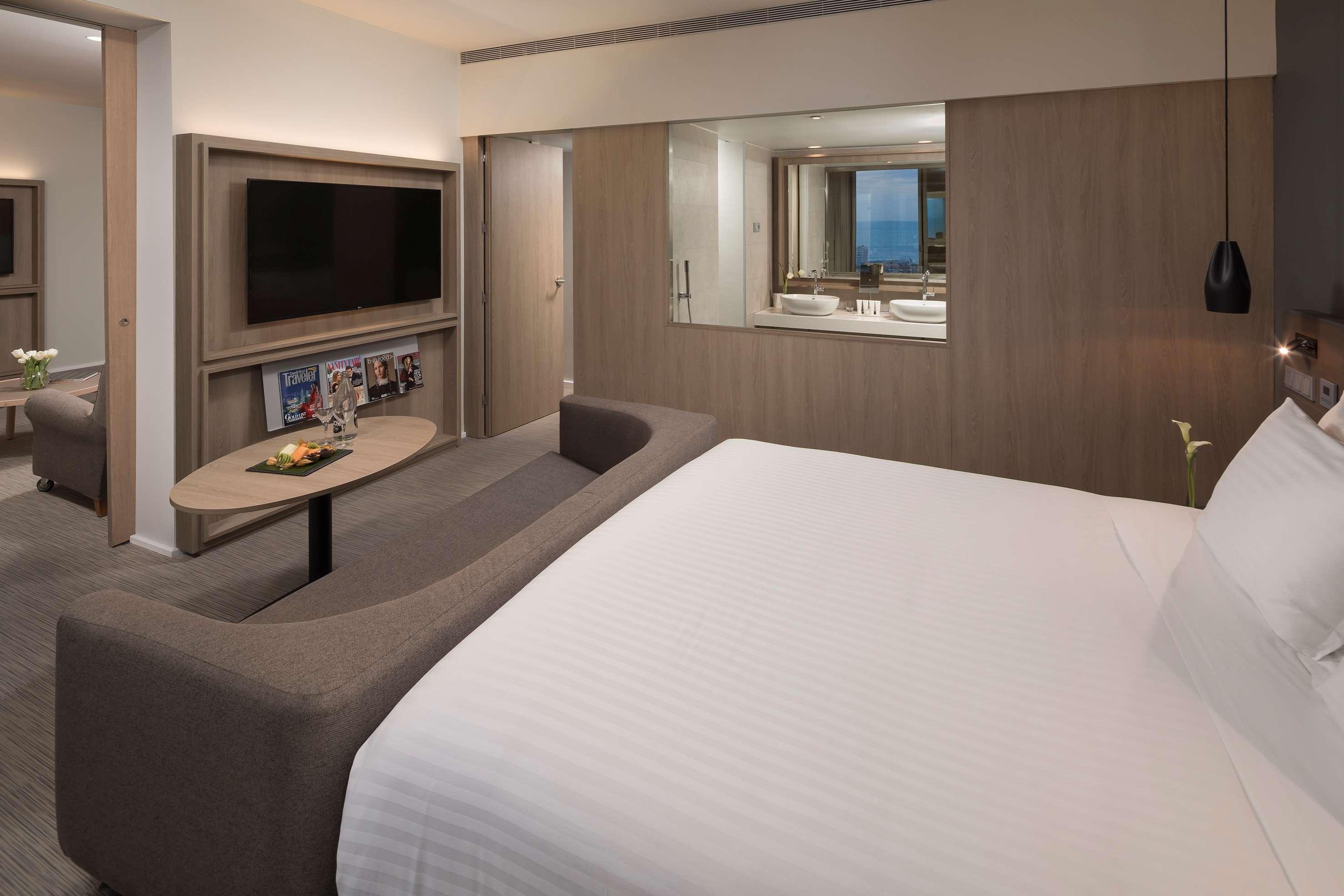 The Level At Melia Barcelona Sky Hotell Exteriör bild