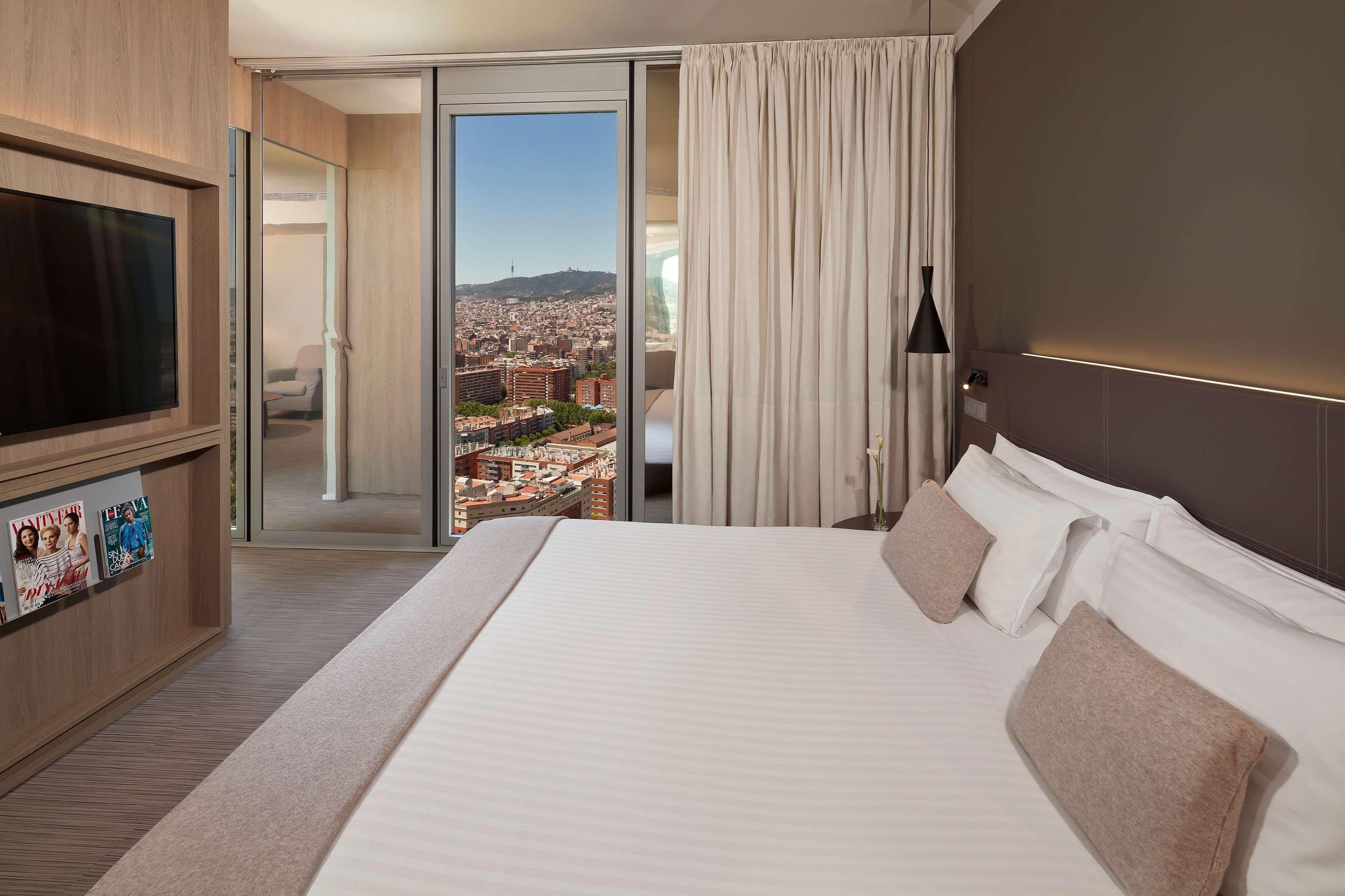 The Level At Melia Barcelona Sky Hotell Exteriör bild