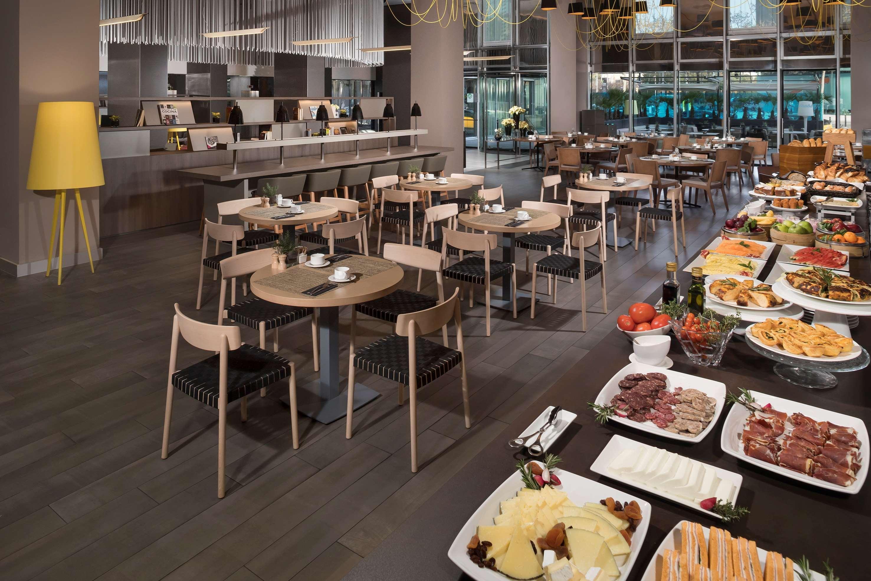 The Level At Melia Barcelona Sky Hotell Exteriör bild