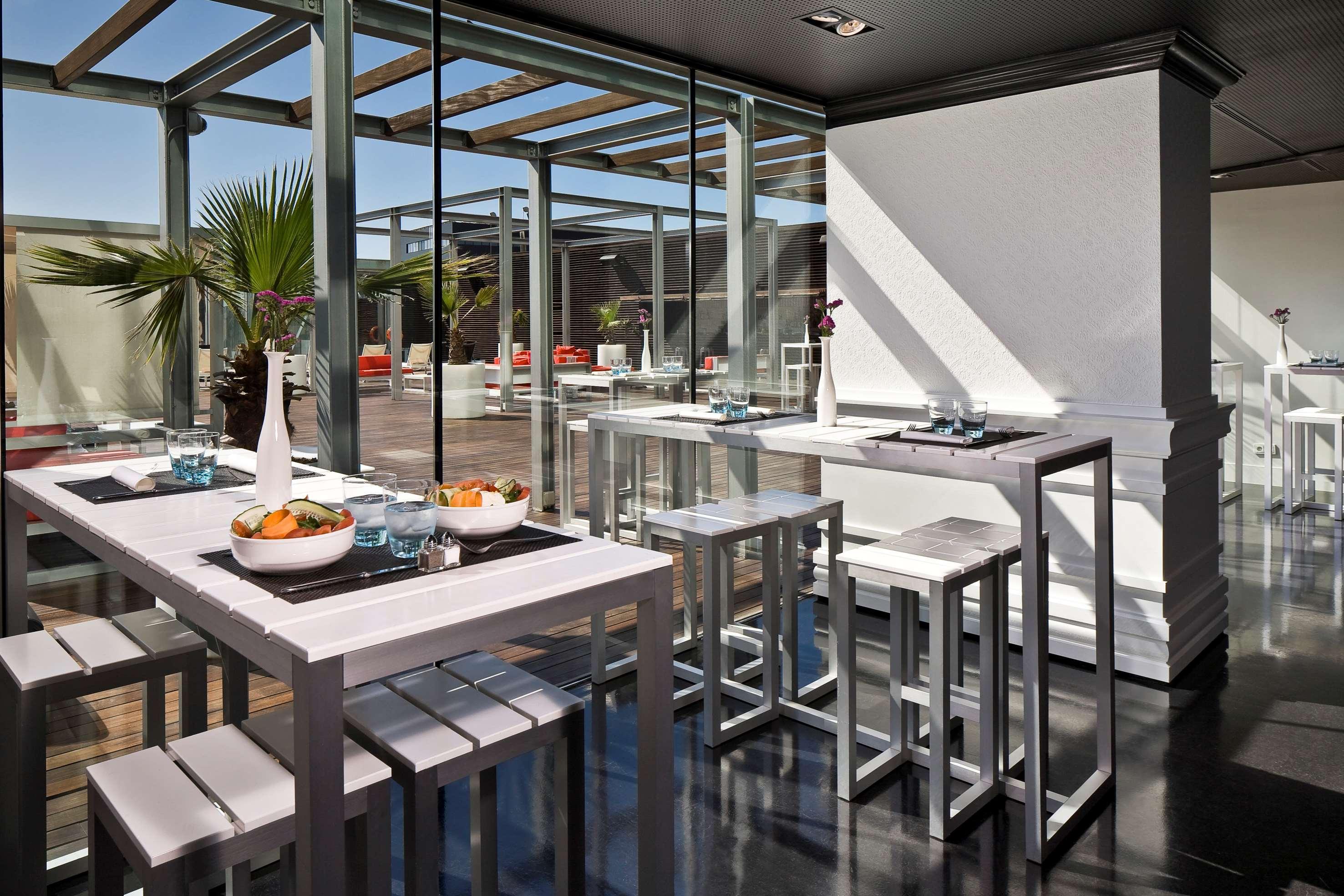 The Level At Melia Barcelona Sky Hotell Exteriör bild