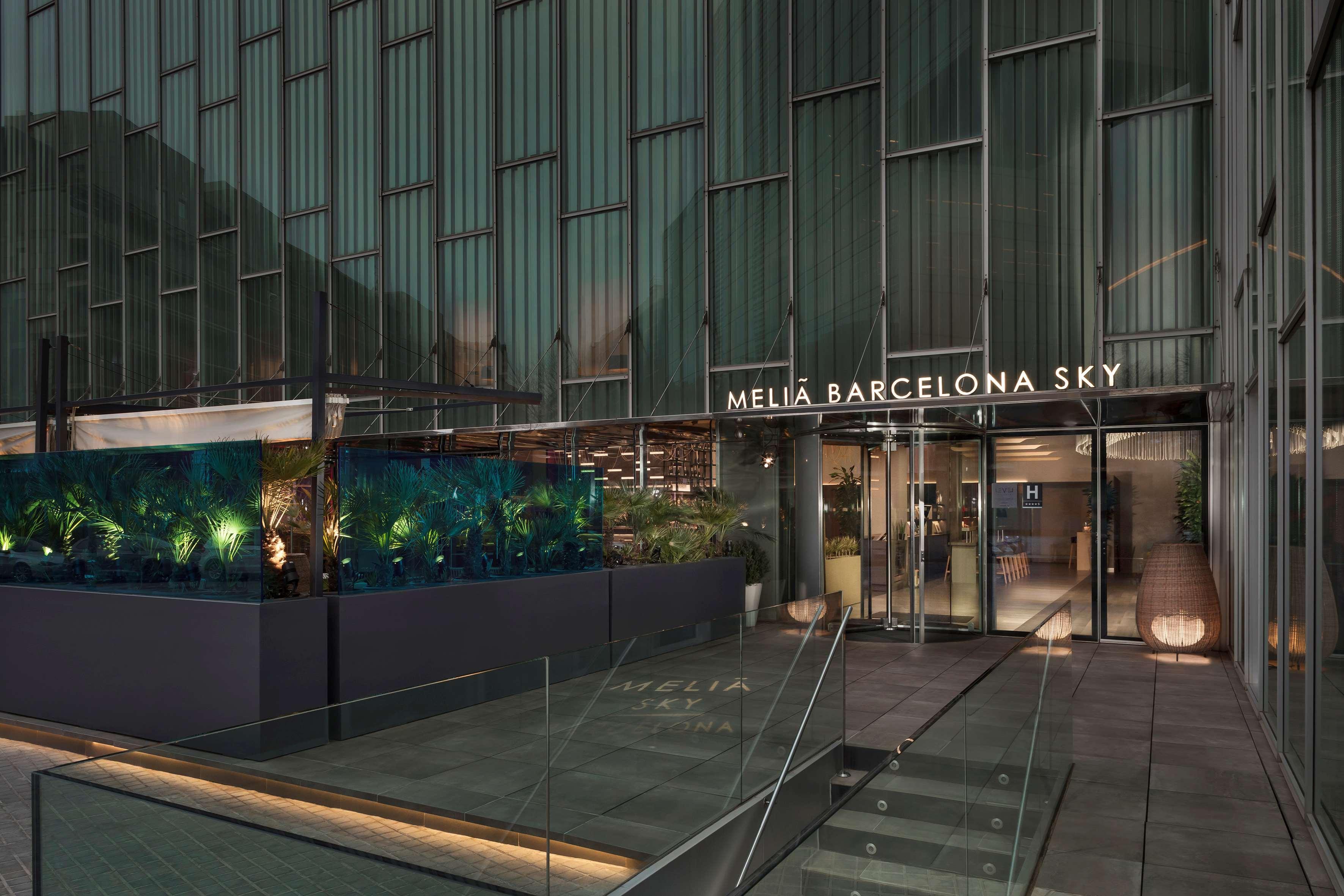 The Level At Melia Barcelona Sky Hotell Exteriör bild